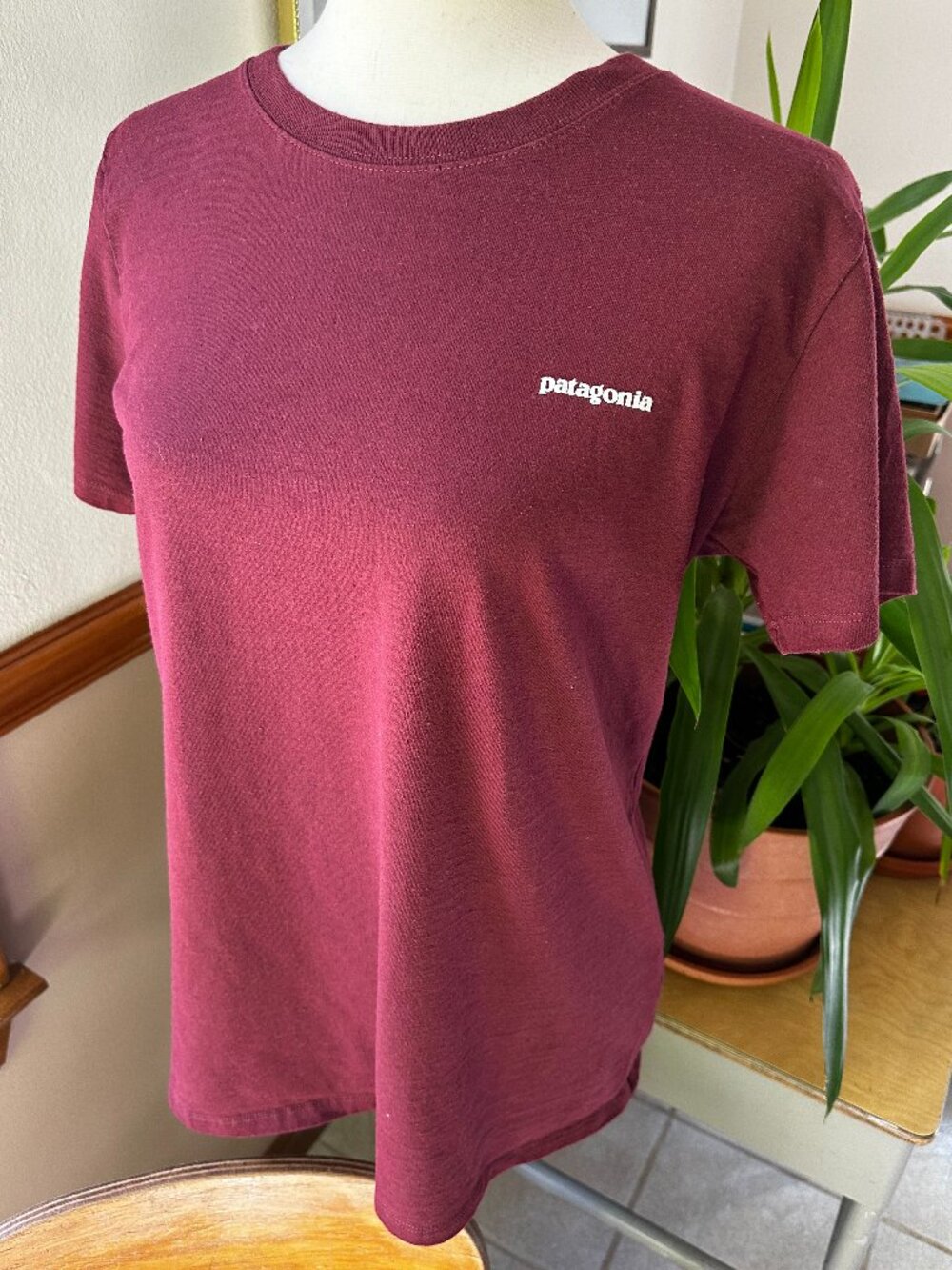 Patagonia Women's T Shirt, Burgundy/Red, Large